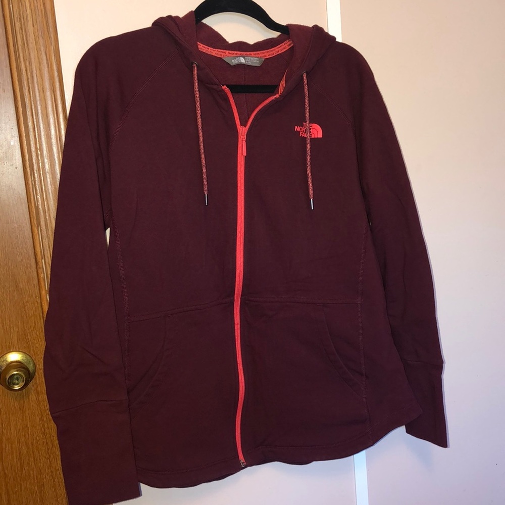 Women’s North Face sweater
